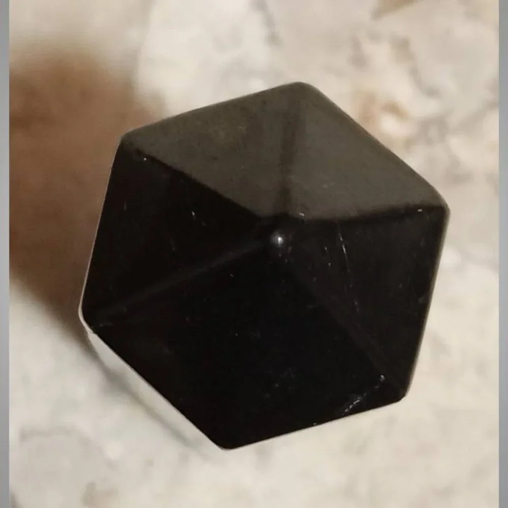 One SHUNGITE rock stone crystal TOWER purification : CHAKRA : insomnia